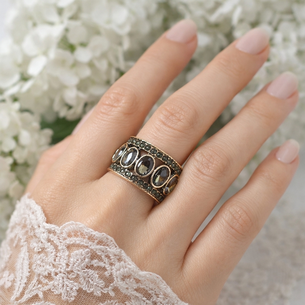 Women's Vintage Style Goldtone Rhrinestone Chunky Ring CZ Round Stone Size 7 New
